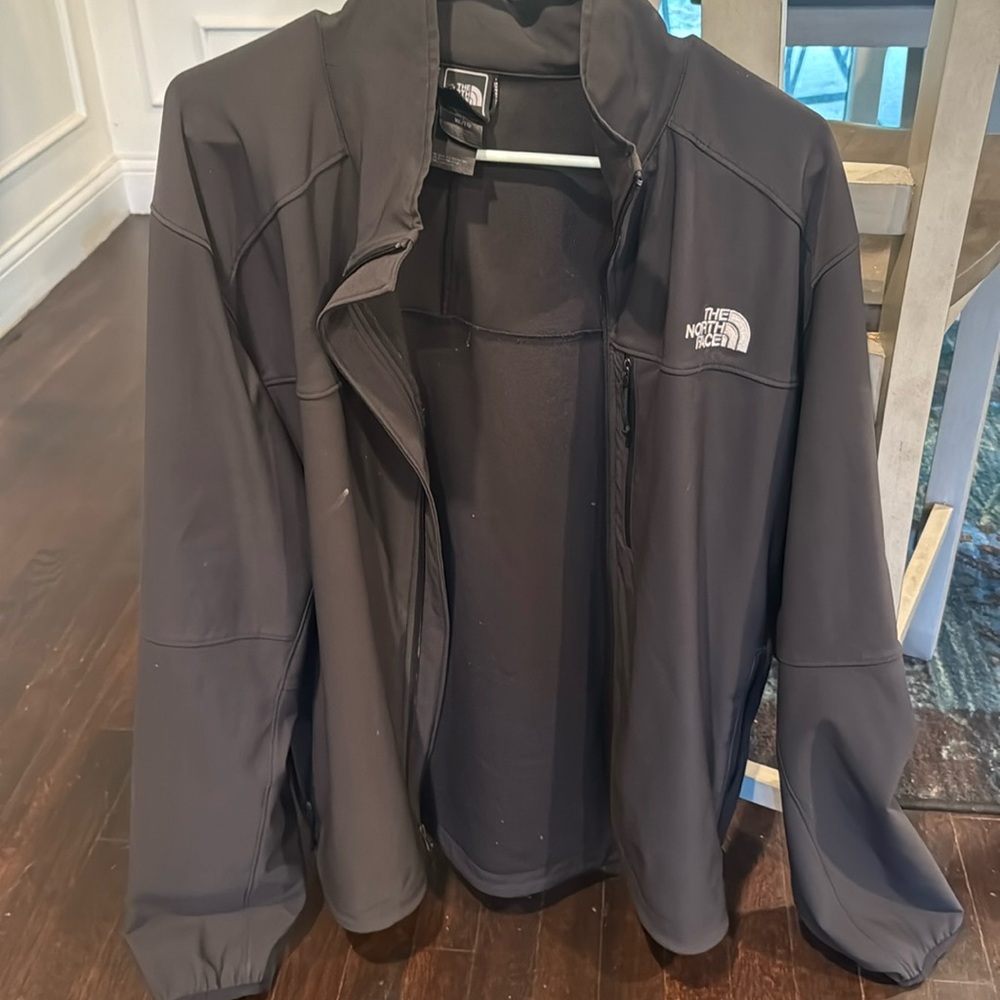 Men’s XL lightweight North Face jacket